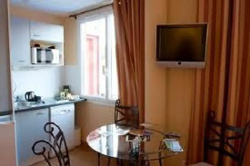 Residence Les Jardins De Lourdes 3*,